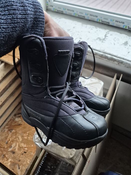 Продам лижні чоботи