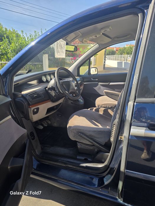 Citroën C8 2.0HDi  8lugares ano2004 insp12-2026 DVD Aceito retomas e trocas