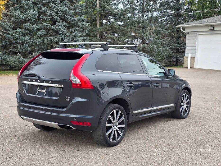 Volvo XC60      2015