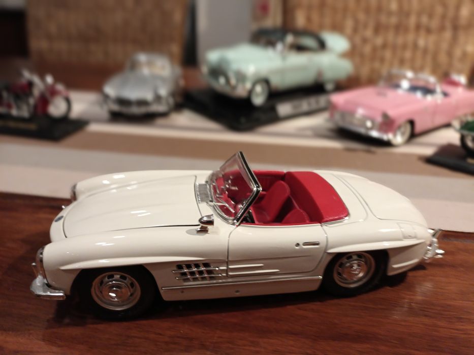 Колекційна модель авто 1/18 Mercedes 300 SL Silver|Red 1954 Burago