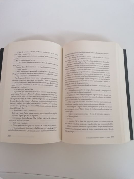 Livro "As 50 sombras de Grey"