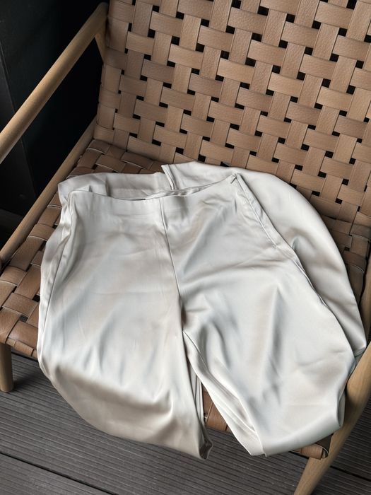 Сатиновве брюки штаны Zara XS серо-молочного оттенка