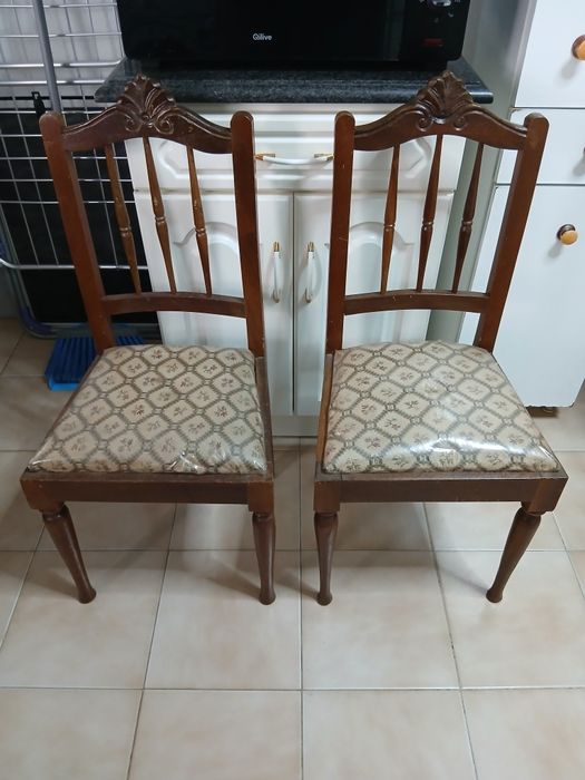 Par cadeiras antigas