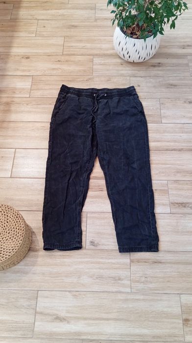 Czarne spodnie bawełniane na gumkę z kieszeniami MaxiBlue