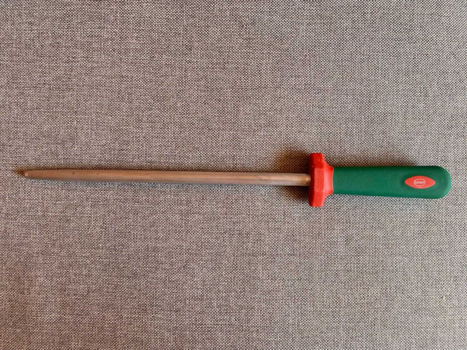 Stalka. Ostrzałka do noży. Sanelli.