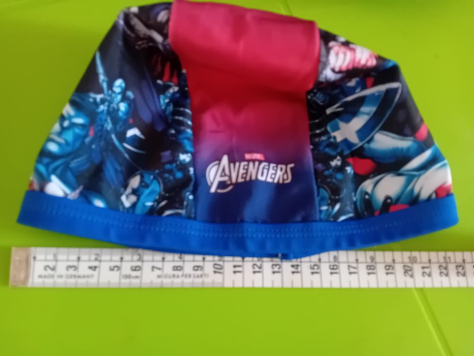 Touca semi-nova T7anos Avengers