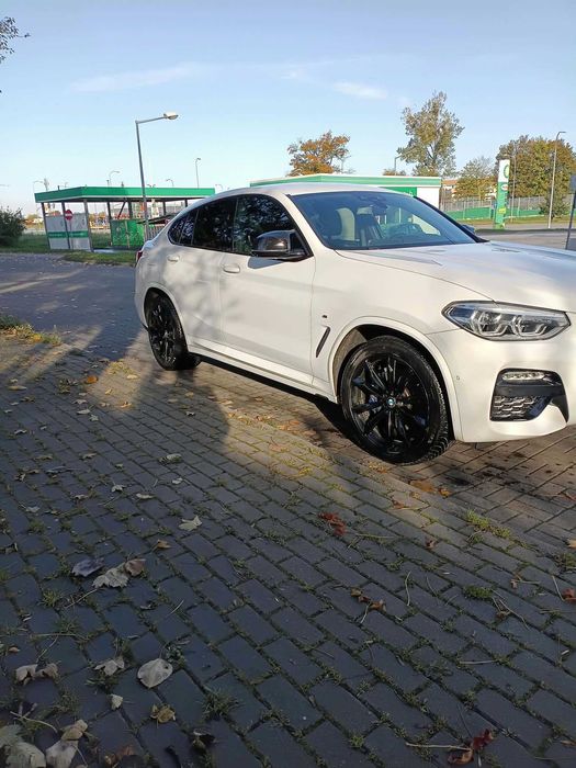 samochód osobowy BMW