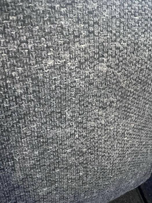 Sofá  2,40mts x 95cm. Como novo. Kinda Home. Côr cinzento.