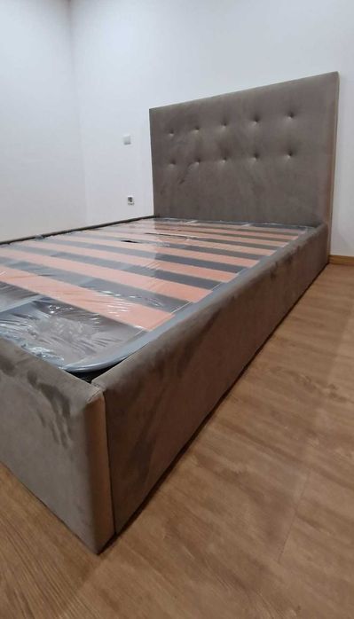 Camas De Casal Estofadas Top de Gama 190x140m Estrado Incluído 199€ !!