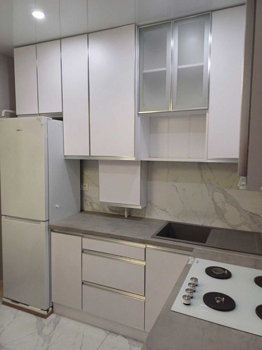 Кухня Альта (фасад в алюмінієвій рамці) посекційно під вашу кухню