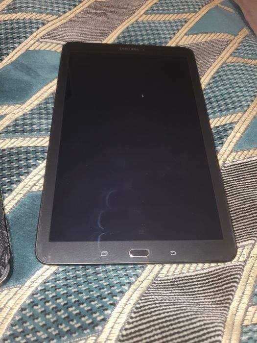 Планшет  Acer a3-a10   Samsung tab Ev9.6  sm -t651