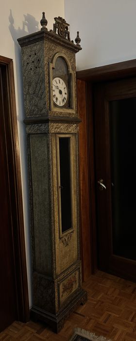 Gilded Carved Console Table – Floor Clock64285428921474122