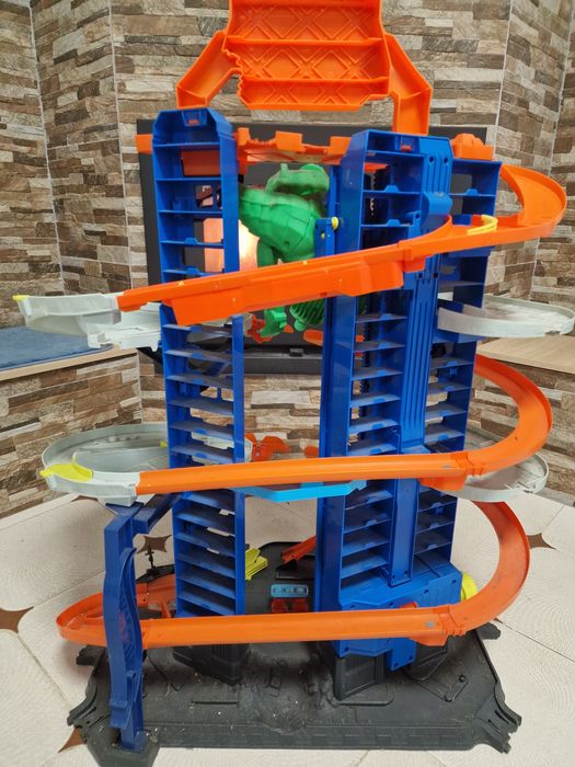 Ultimate garage hotwheels