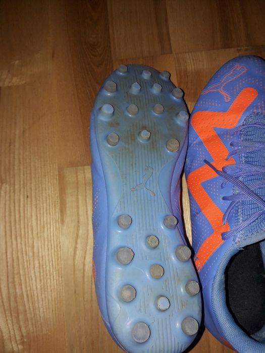 korki piłkarskie PUMA FUTURE PLAY roz 40.5