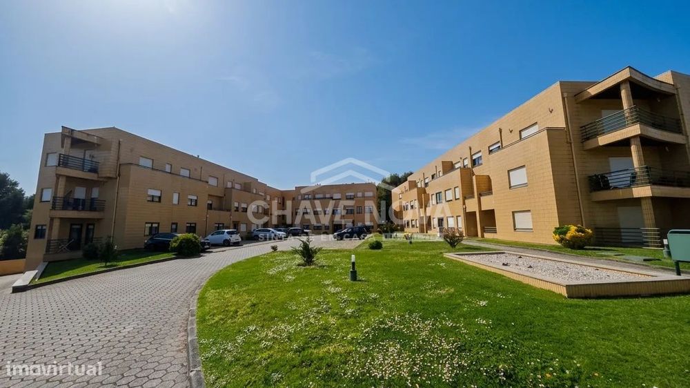 Apartamento T3+1 c/Varanda e Garagem | Pedroso