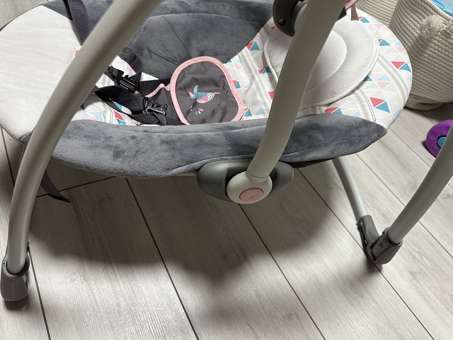 Дитячий заколисуючий центр