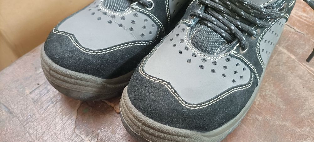 Nowe Buty obuwie robocze 36