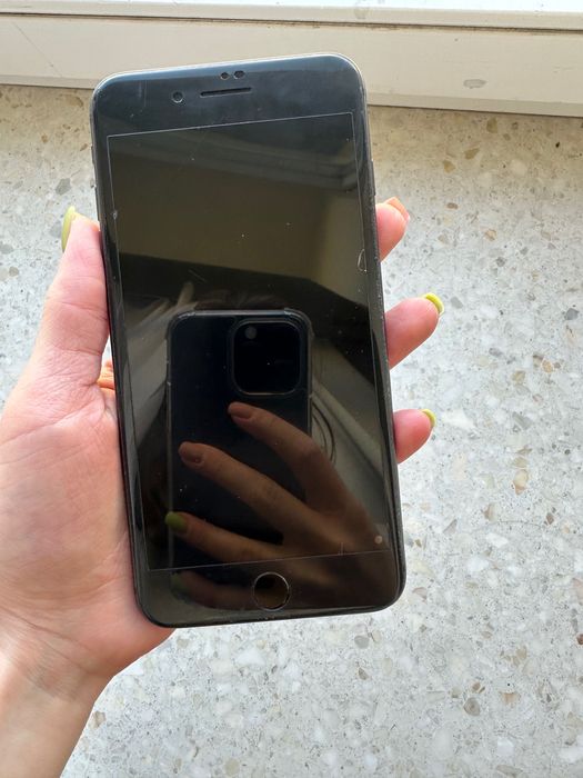 IPhone 8 Plus 64 GB, czarny, bez gwarancji