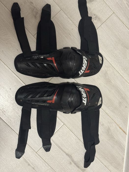 Мотонаколінники Leatt Dual Axis