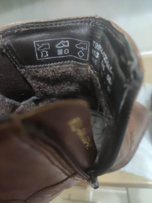 Продам чоловічі шкіряні ботинки Bugatti