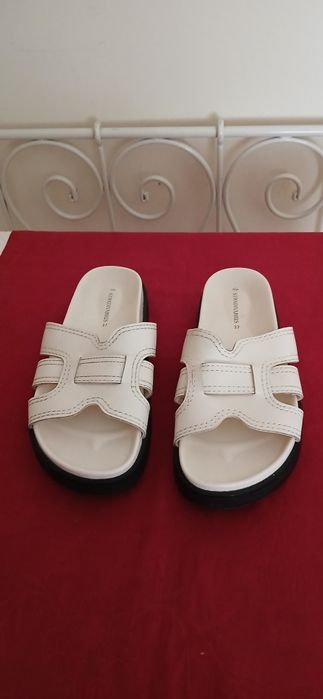 Chinelos Stradivarius