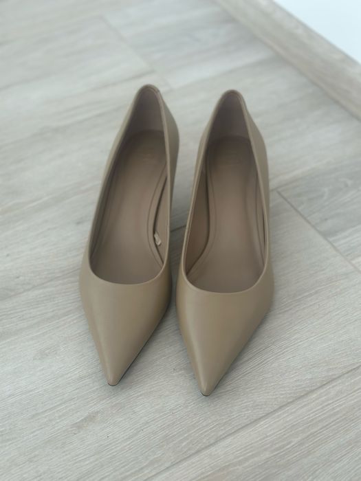 Жіночі шкіряні туфлі