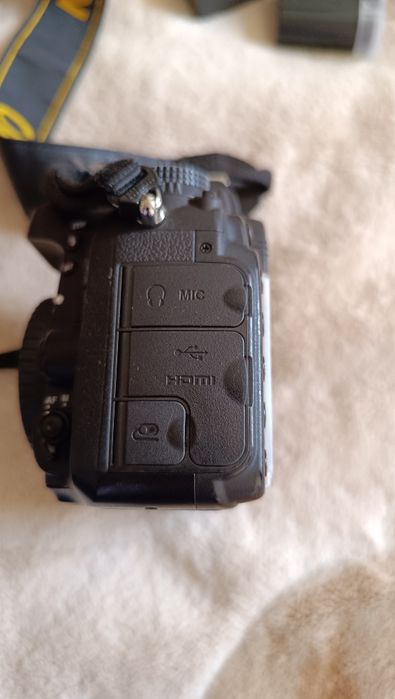 Продаю  дзеркальний фотоапарат Nikon d610