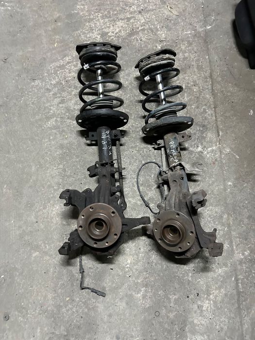 Renault Megane III zwrotnica lewa prawa mc-pherson kopyto noga 1.5 dci