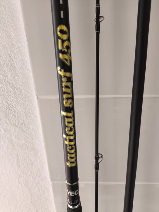 Cana Vega tactical surf 450
Comprimento fechadcabaa: 1.41m.
Secções: 6.
Peso: 560g.
Ação: Máximo 80g (melhor desempenho: 10-45g)
Teste de curva: 4kg.