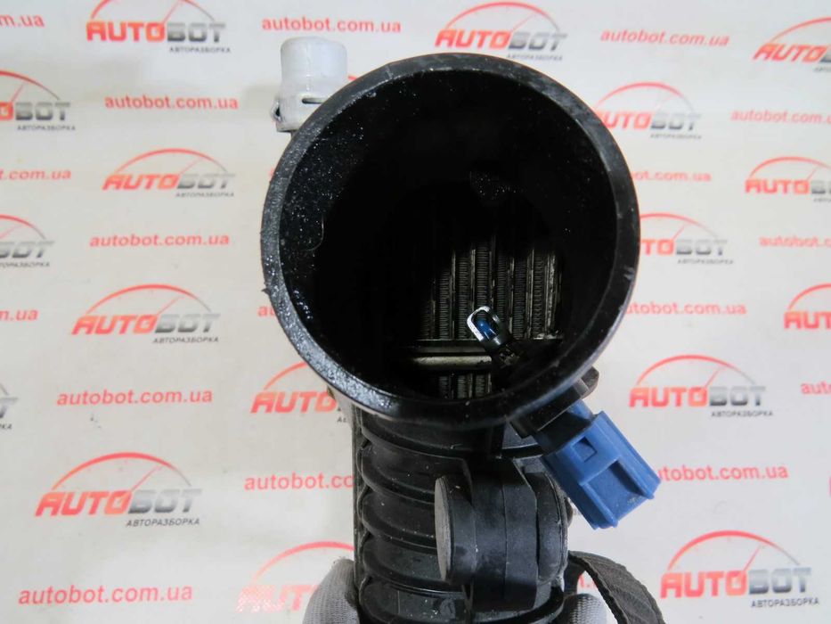 Радіатор інтеркуллер интеркуллер Jaguar E-Pace Разборка шрот Ягуар