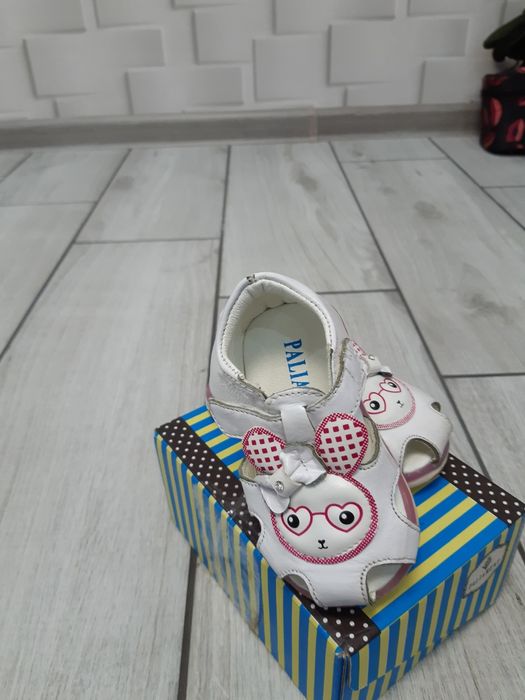 Кожаные босоножки