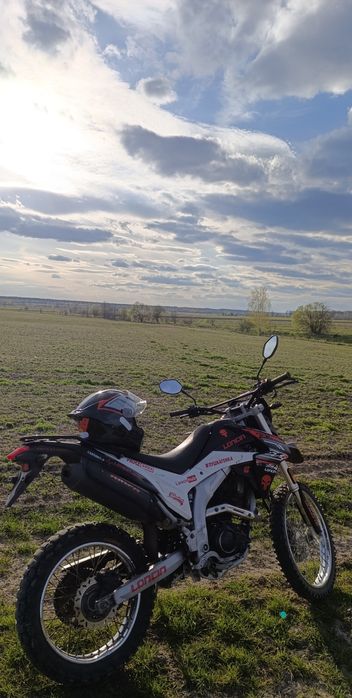 Продам мотоцикл Loncin 250