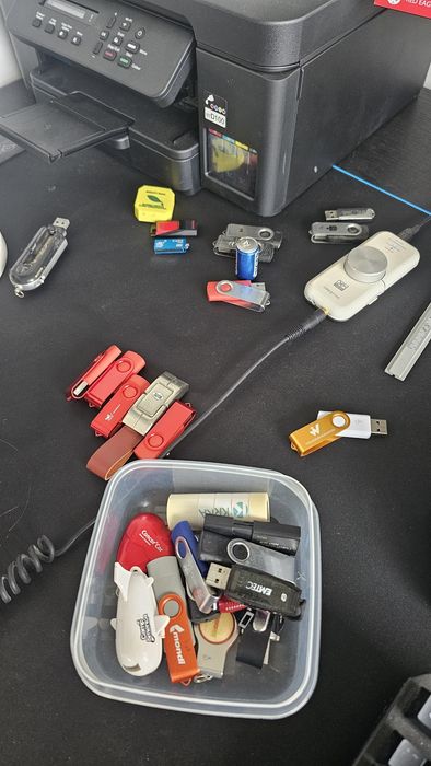 Pendrive różne - 1gb, 2gb, 4gb, 8gb, 16gb, 32gb, 64gb Kingston, Toshiba, Sandisk, GoodRam