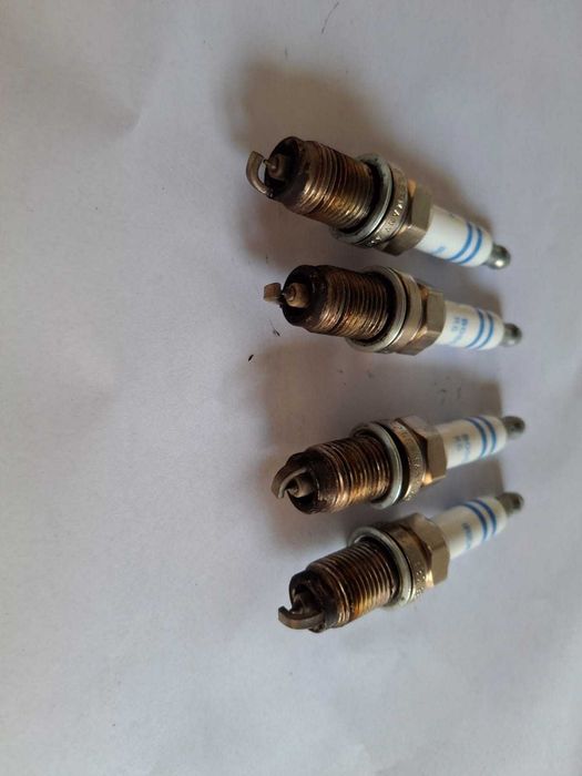 Свічка запалювання Bosch R6 Iridium FR6HI332