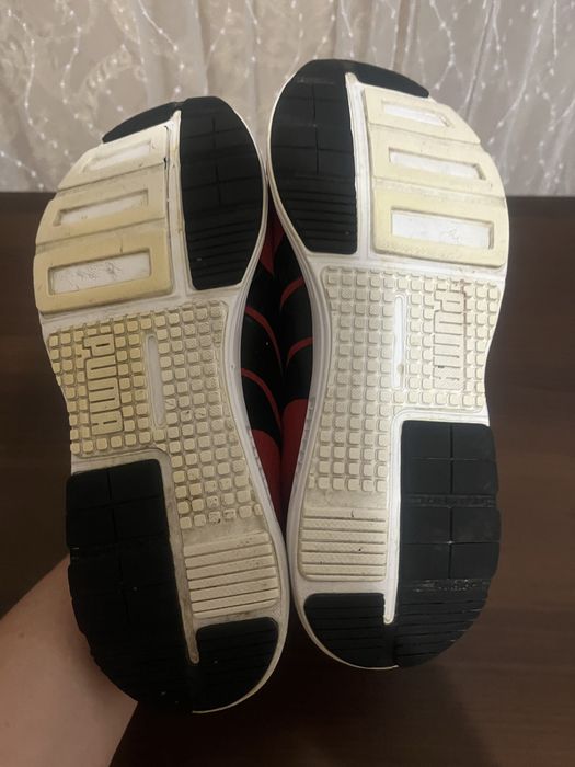 Чоловічі кросівки puma descendant v2