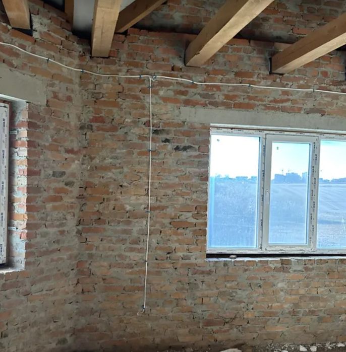 Продаж 2 поверхового дуплекса