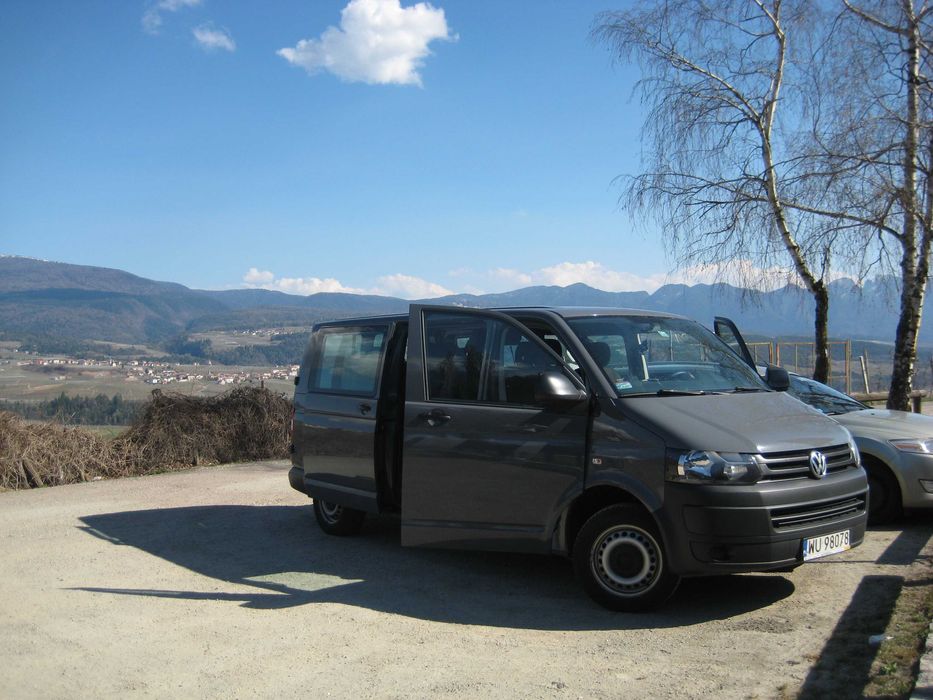 Wynajem busa bus 9 osobowy VW CARAVELLE