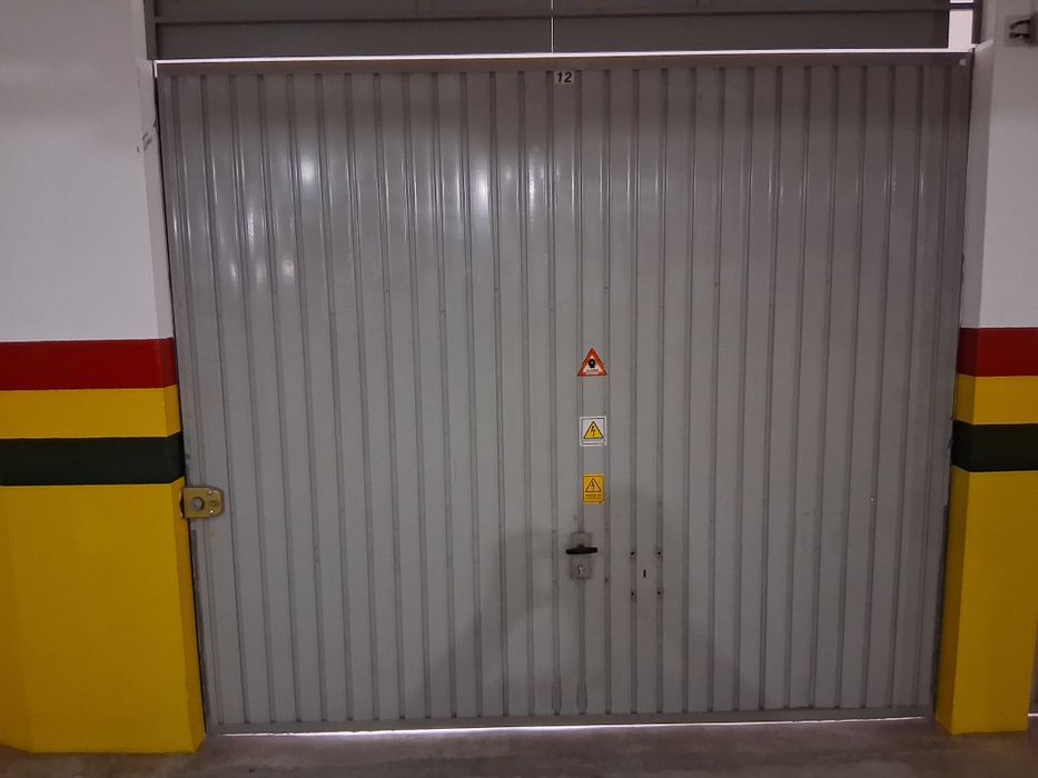 Portão de garagem em ferro