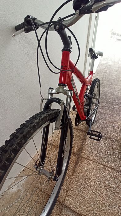Bicicleta BTT roda 26 suspensão total