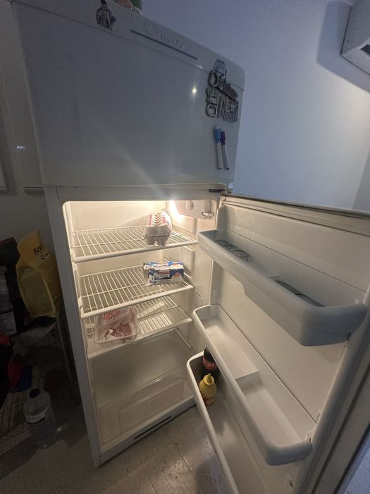 Frigorifico a funcionar