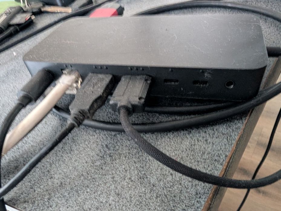 Surface thunderbolt 4 dock. Perfeito para MAC