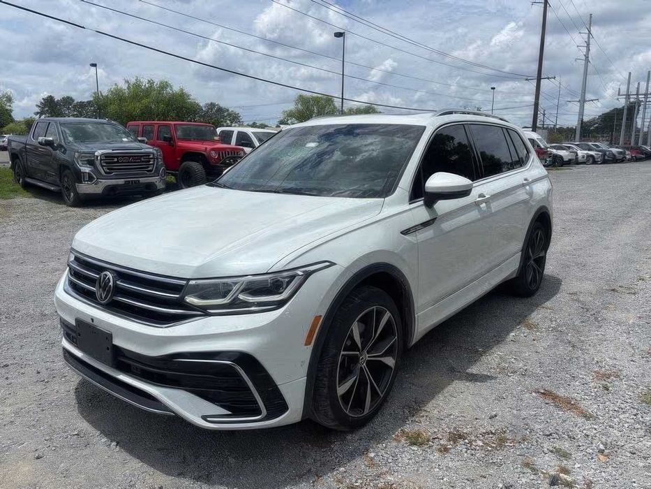 Volkswagen Tiguan      2023