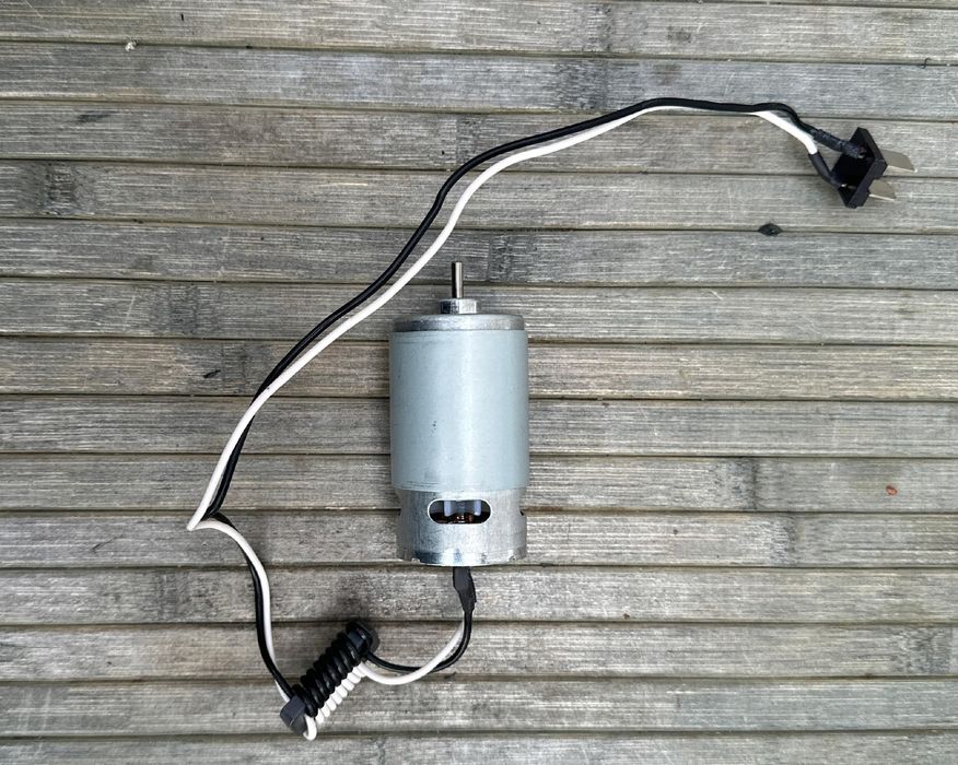 Sprawny silnik z przewodem do nożyc akumulatorowych Worx 20V.