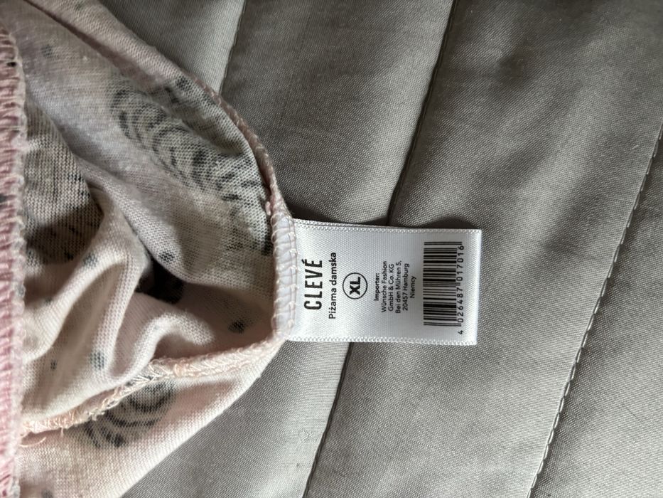 Piżama damska CLEVE XL – bluzka + spodenki w kotki
