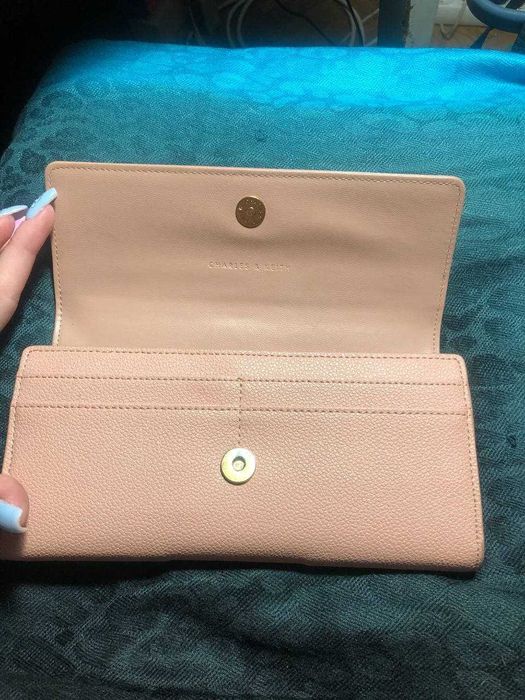 Кошелек Charles & Keith