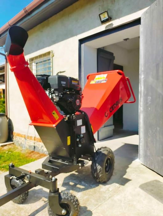 Rębak spalinowy zrębki gałęzie wypożyczalnia