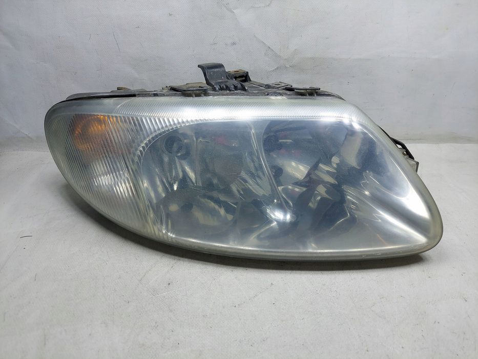 Lampa Prawa Przednia Przód 04857702Ab Chrysler Voyager Iv