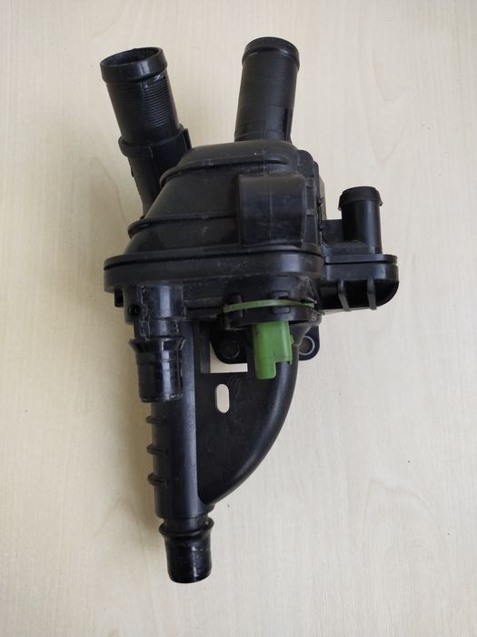 Термостат Peugeot 3008 1.6 HDi.