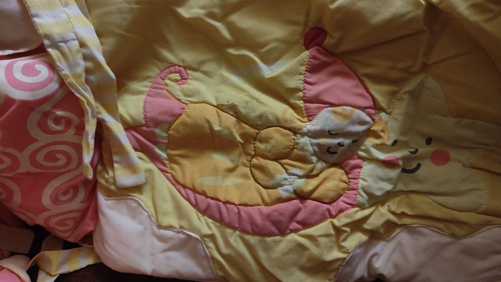 Proteção de cama de grades com decorações