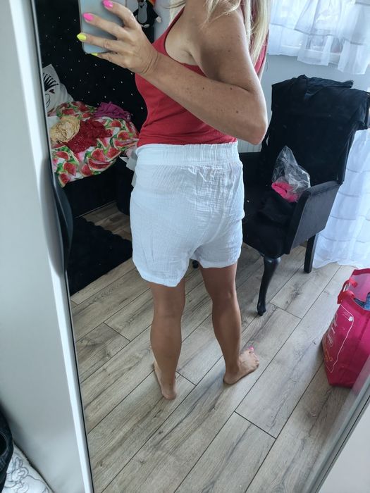 Nowe spodenki białe damskie roz 50